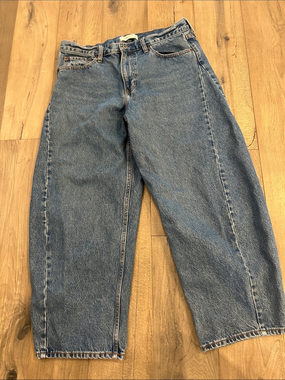 Abercrombie Mid Rise Barrel jeans - Picture 4 of 4